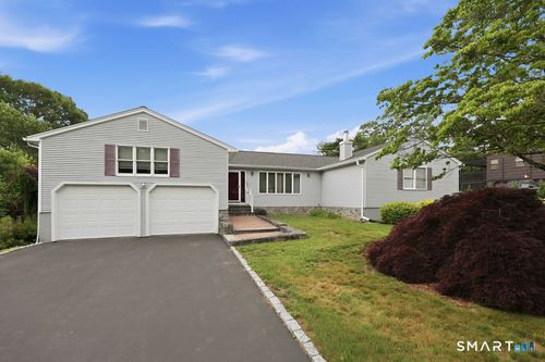 7 Dogwood Dr, Ansonia, CT, 06401-2727 | Card Image