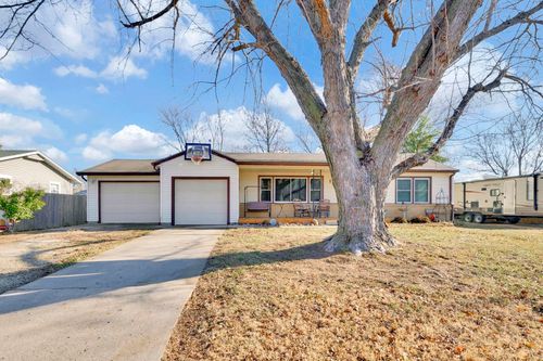 154 S Delos Ave, Haysville, KS, 67060-1717 | Card Image