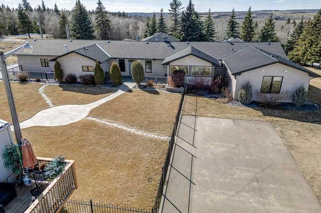39225 Range Road 274, Home with 4 bedrooms, 4 bathrooms and 3 parking in Rural Red Deer County AB | Image 40