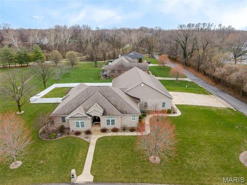 2 Eastway Ct, Maryville, IL, 62062-6669 | Card Image