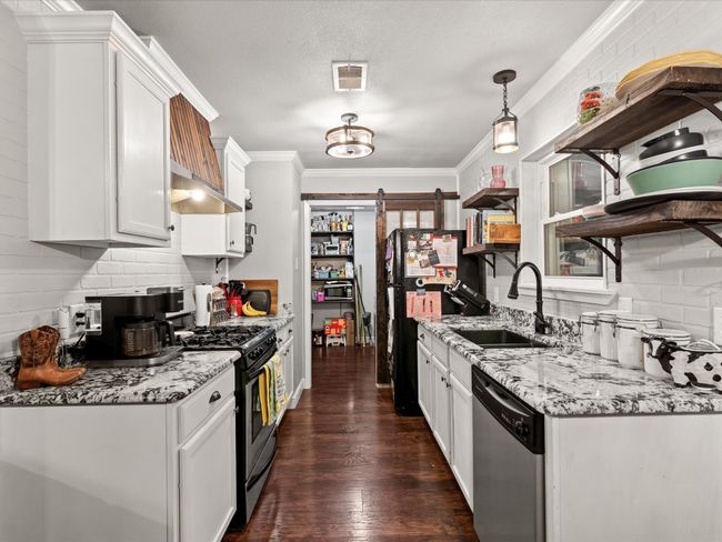 536 Nathan St, House other with 4 bedrooms, 2 bathrooms and null parking in Burleson TX | Image 8