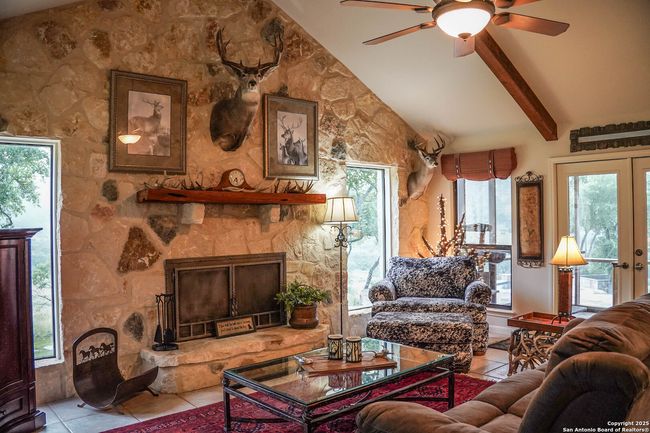 1401 Cedar Mesa Rd, Home with 3 bedrooms, 2 bathrooms and null parking in Tarpley TX | Image 11