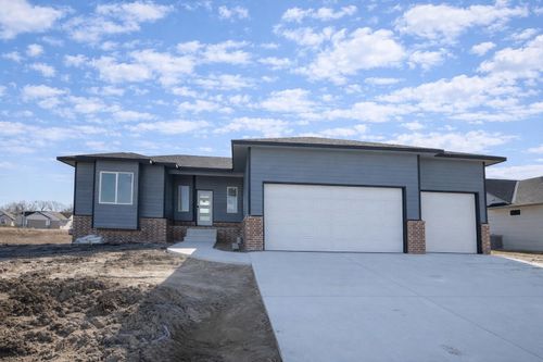 5468 N Toben Dr, Bel Aire, KS, 67226-3461 | Card Image
