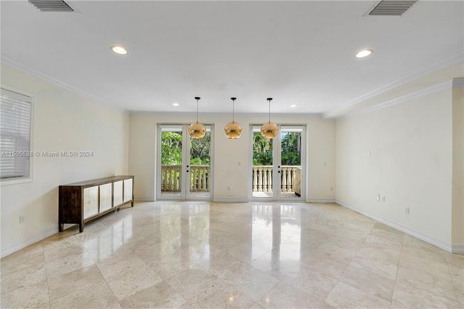 3545 E Fairview St, House other with 5 bedrooms, 6 bathrooms and null parking in Miami FL | Image 17