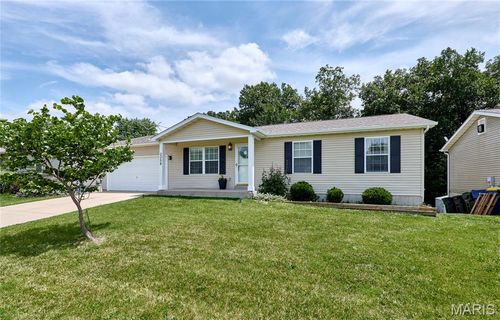 2358 Balboa Cir, Warrenton, MO, 63383-4468 | Card Image