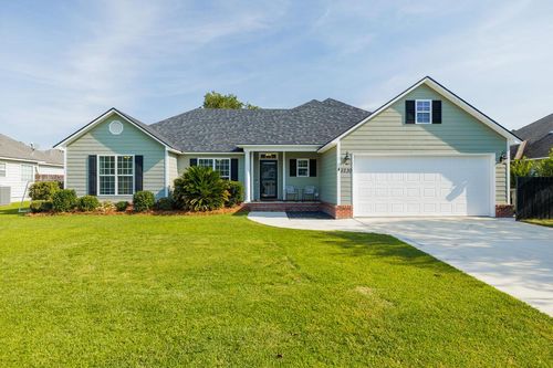 5230 Carys Brook Dr, Hahira, GA, 31632-4166 | Card Image
