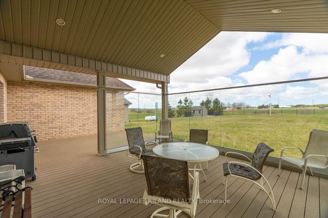 9416 Hickory Dr, House other with 3 bedrooms, 4 bathrooms and 10 parking in Strathroy ON | Image 36