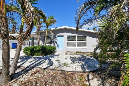 200 140th Ave E, MADEIRA BEACH, FL, 33708 | Card Image