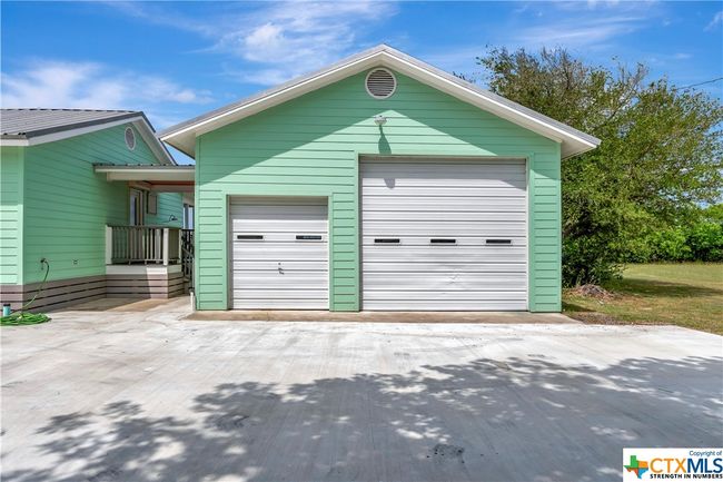 403 Bay St, House other with 4 bedrooms, 3 bathrooms and null parking in Austwell TX | Image 44