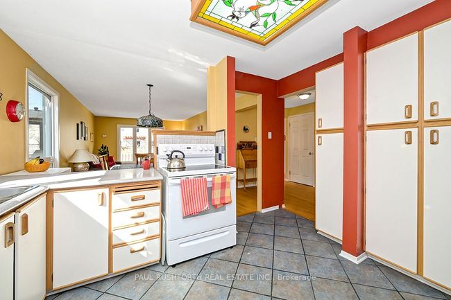 6106 Forestglen Cres, House other with 3 bedrooms, 3 bathrooms and 4 parking in Orleans ON | Image 15