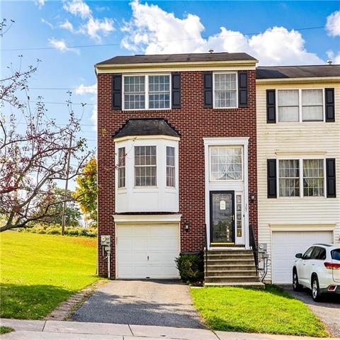 Oak St, Freemansburg, PA 18017