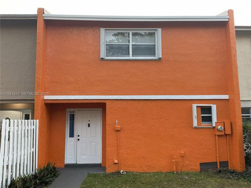 948 Sw 74th Ave, North Lauderdale, FL, 33068-2333 | Card Image