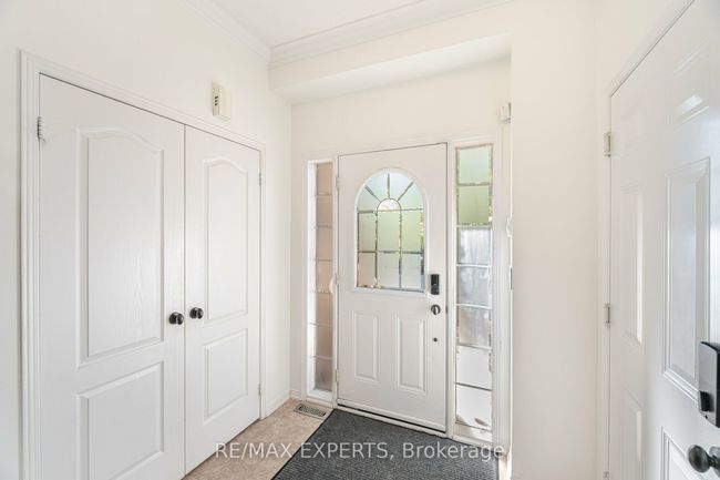 29 Delight Way, House attached with 3 bedrooms, 3 bathrooms and 1 parking in Whitby ON | Image 5