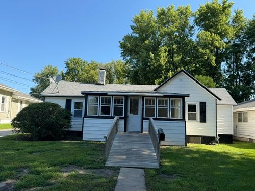 204 3rd St, Mendota, IL, 61342-2326 | Card Image