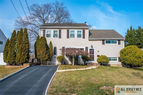 19 Oxford Rd, East Brunswick, NJ, 08816-4336 | Card Image