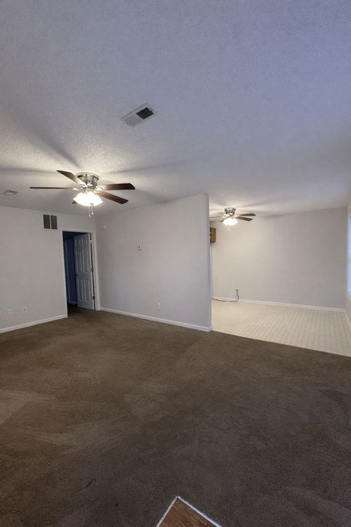 apt-c-112 Ballygar St, Clarksville, TN, 37043-2809 | Card Image