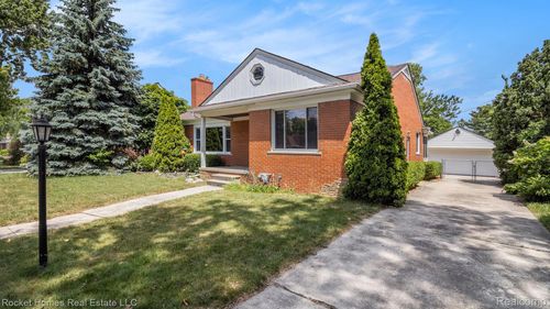 22011 Englehardt St, Saint Clair Shores, MI, 48080-2038 | Card Image