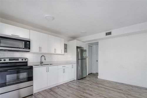 3-1630 Nw 18th St, Miami, FL, 33125-5714 | Card Image