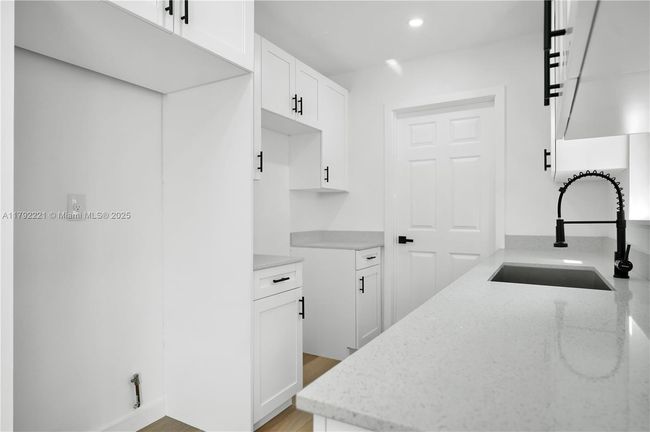 439 Sw 17 Th Ter, House other with 3 bedrooms, 2 bathrooms and null parking in Homestead FL | Image 10