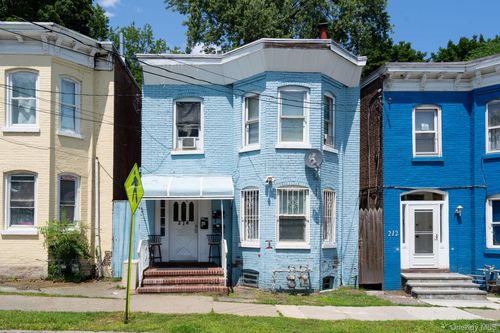 214 Renwick St, Newburgh, NY, 12550-5818 | Card Image