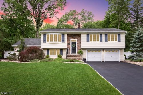 114 Fawn Ridge Dr, Millington, NJ, 07946-1702 | Card Image