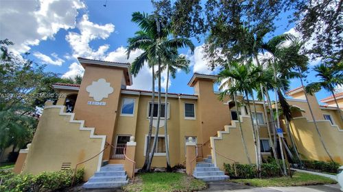 202-640 Nw 79th Ave, Pembroke Pines, FL, 33024-6897 | Card Image