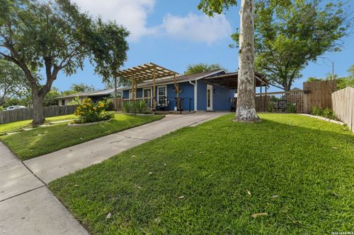 8722 Dale Vly, San Antonio, TX, 78227-2321 | Card Image