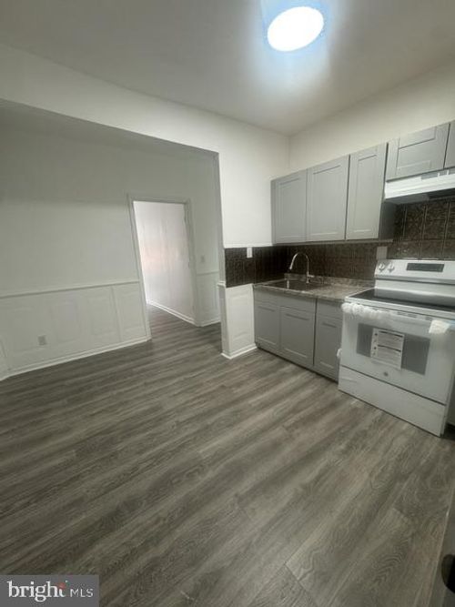 1420 W Susquehanna Ave, PHILADELPHIA, PA, 19121-1674 | Card Image