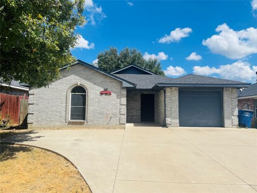 2534 Las Villas Ave, Dallas, TX, 75211-7485 | Card Image