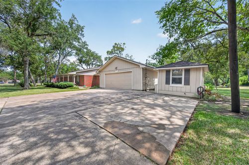 13311 W Brazos Bend Dr, Needville, TX, 77461-9528 | Card Image