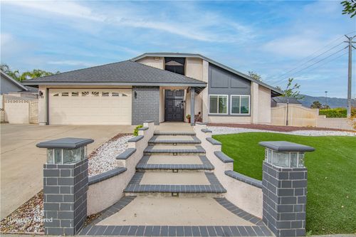 689 E Cumberland St, Upland, CA, 91786-2339 | Card Image