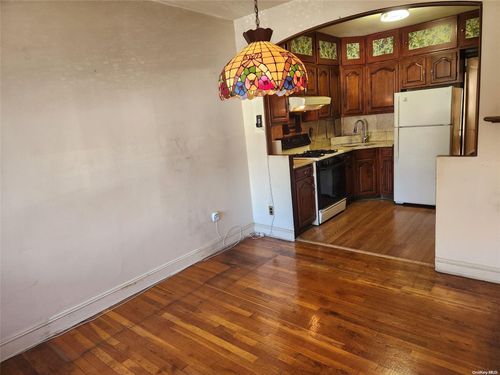 84-04 Doran Ave, Glendale, NY, 11385-7732 | Card Image