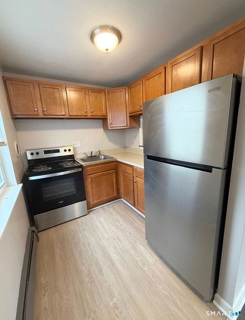 41 West Beacon Street, West Hartford, CT, 06119 | Card Image