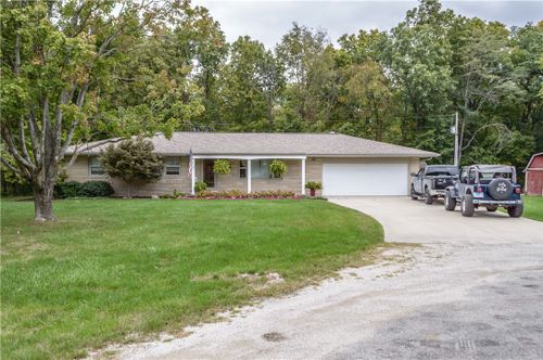 4215 Country Lake Drive, Charleston, IL, 61920 | Card Image