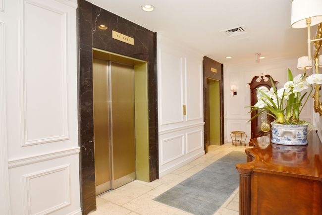 APT-302 - 211 E Merrill St, Condo with 3 bedrooms, 2 bathrooms and null parking in Birmingham MI | Image 5