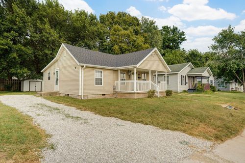1613 E Chestnut St, Springfield, MO, 65802-2156 | Card Image
