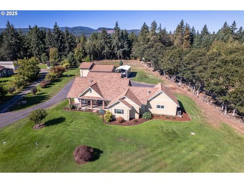 4300 Kahoe Dr, Hood River, OR, 97031-9621 | Card Image