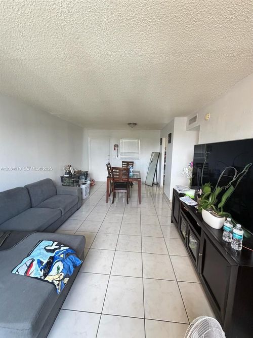 202-606 W 81st St, Hialeah, FL, 33014-4152 | Card Image