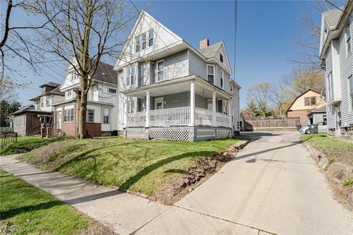 124 Beck Ave, Akron, OH, 44302-1373 | Card Image