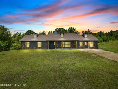 816 Chulahoma Rd, Holly Springs, MS, 38635-8326 | Card Image
