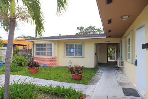 apt-4-5881 18th Ave, Fort Lauderdale, FL, 33334-6055 | Card Image