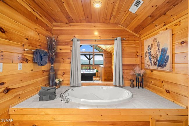 2022 Starr Crest Dr, House other with 2 bedrooms, 2 bathrooms and null parking in Sevierville TN | Image 18