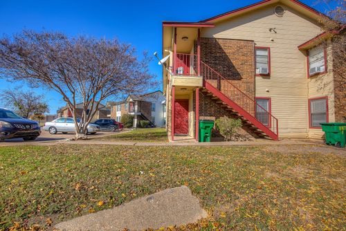apt-c-5113 Herrick Ct, Haltom City, TX, 76117-2462 | Card Image