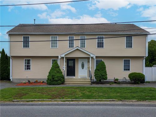 40 Carpenter St, Cumberland, RI, 02864-8404 | Card Image