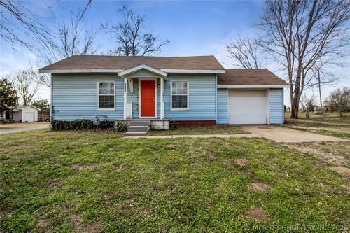 1916 W Union Pl, Collinsville, OK, 74021-1766 | Card Image