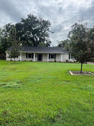 302 Oak Drive, House other with 3 bedrooms, 2 bathrooms and null parking in Lake Jackson TX | Image 1