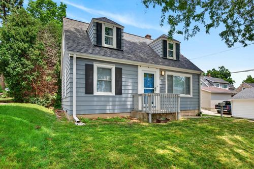 9020 W Vincent Place, WEST ALLIS, WI, 53214 | Card Image