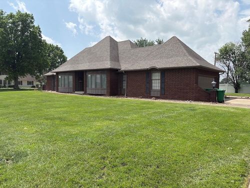914 Country Club Dr, Butler, MO, 64730-1906 | Card Image