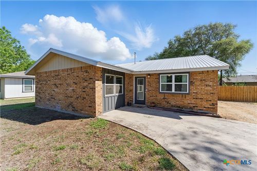 226 Gruene Rd, New Braunfels, TX, 78130-3214 | Card Image