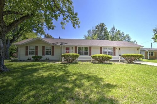 17 Barclay Ct, Decatur, IL, 62526-3317 | Card Image